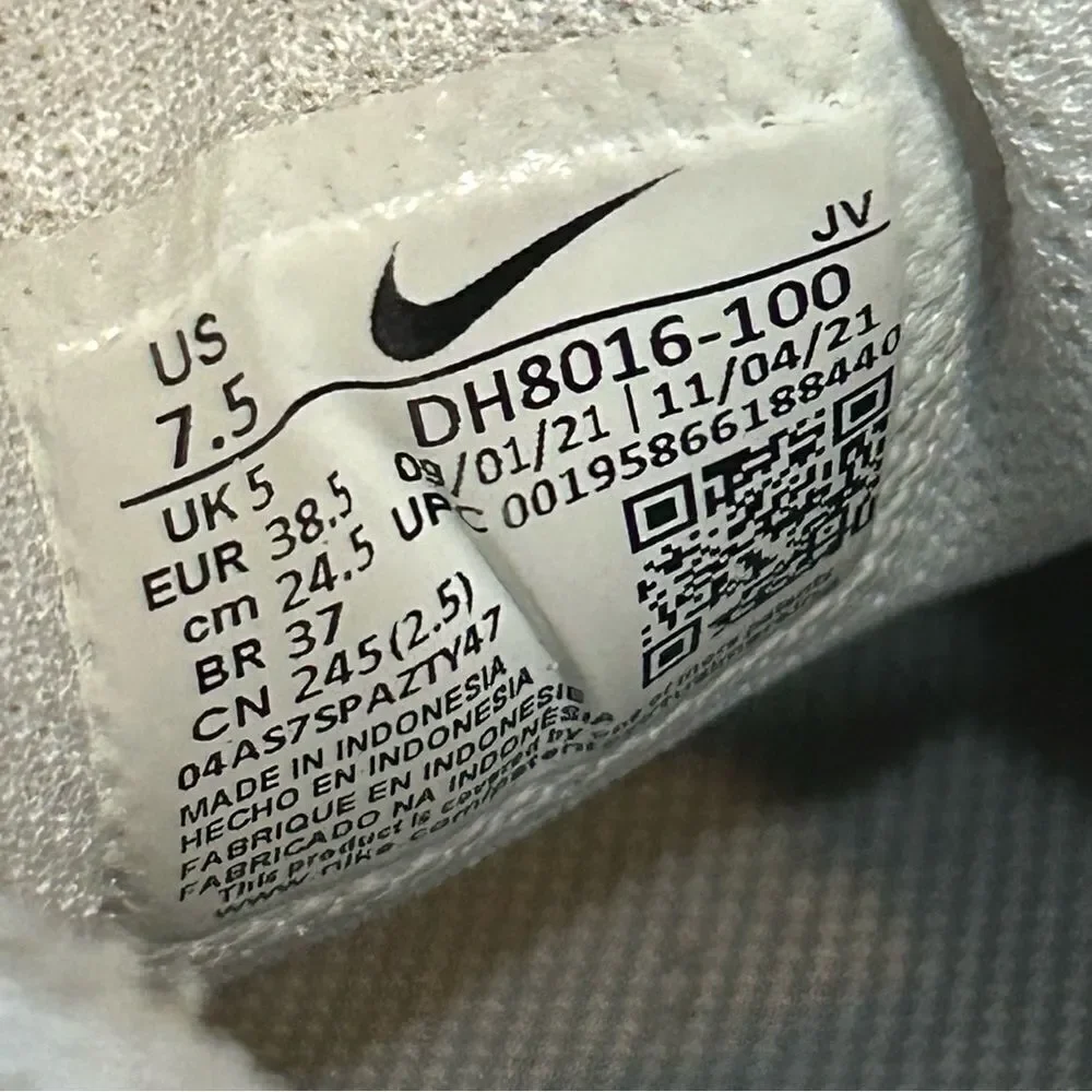 NIKE Air Max 97 white lace up shoes sneakers women’s 7.5